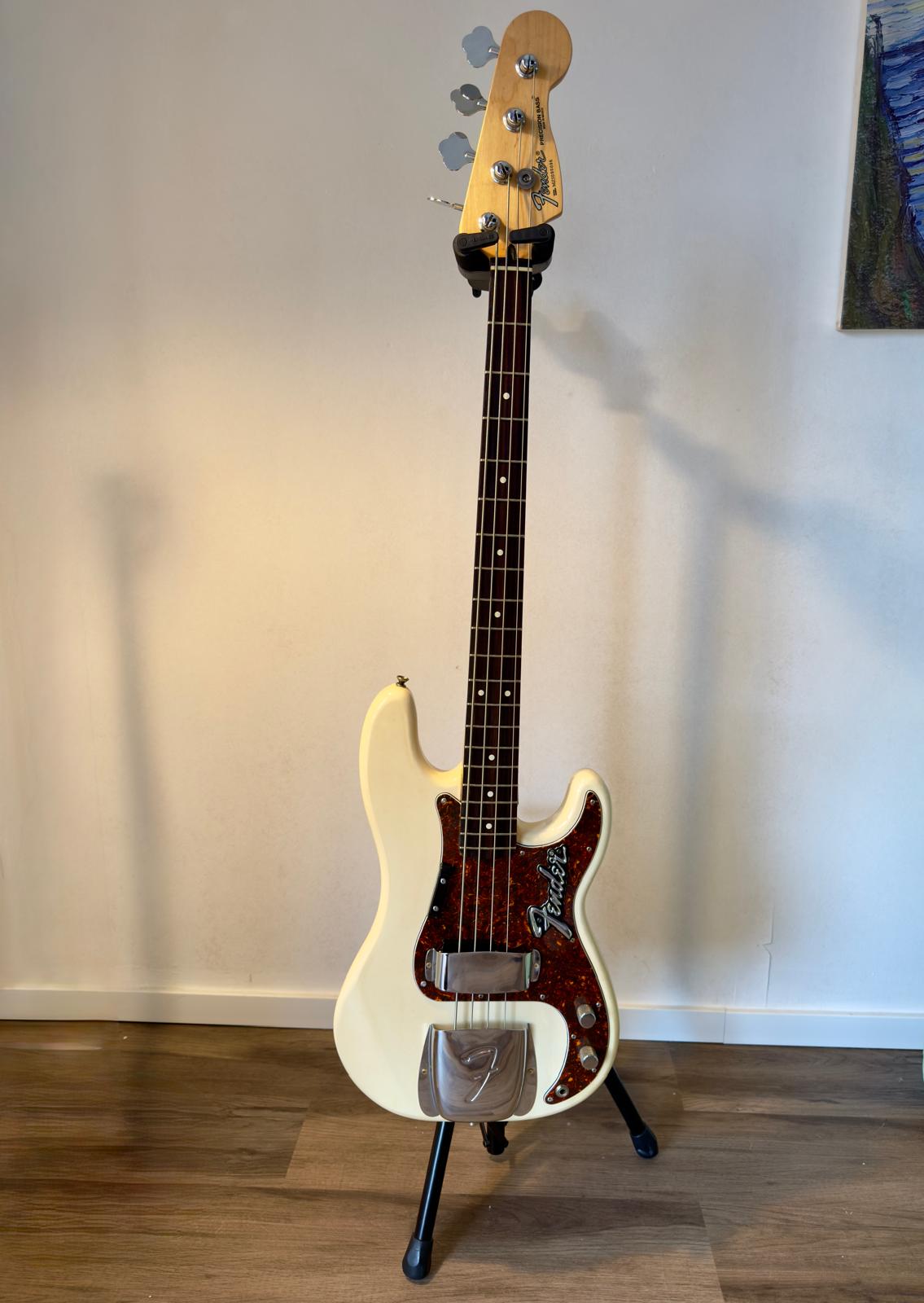 Fender Precission Bass — foto 1
