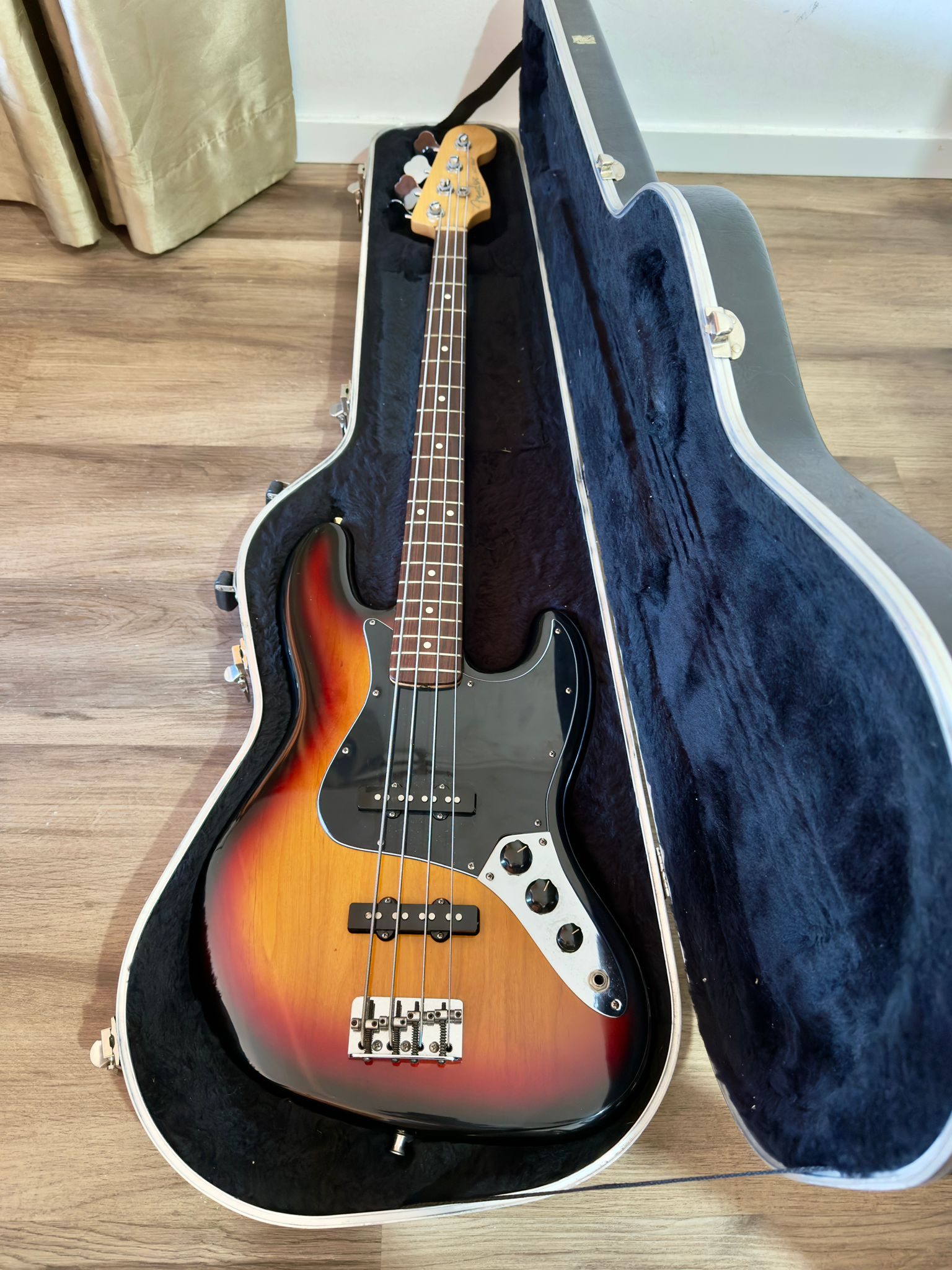Fender Jazz Bass American — foto 1